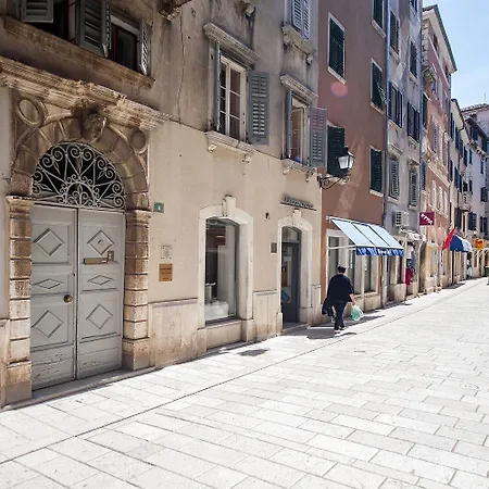 Idyllisches Direkt In Der Altstadt Von Rovinj, 5 Minuten Zum Apartament *