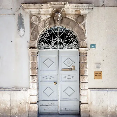 Apartment Idyllisches Direkt In Der Altstadt Von Rovinj, 5 Minuten Zum Rovinj