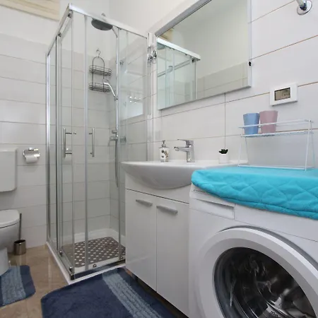 Apartment Idyllisches Direkt In Der Altstadt Von Rovinj, 5 Minuten Zum Rovinj